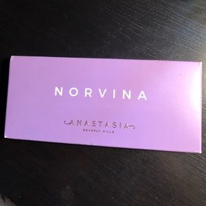 BNIB Norvina pallet